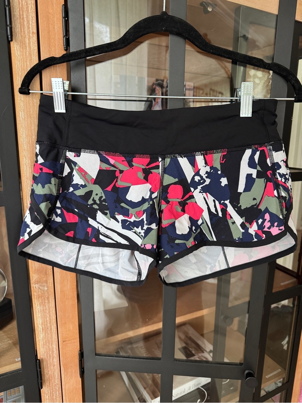 Lululemon Speed Shorts running Pop Cut Boom Juice Multi Black print swift ultra